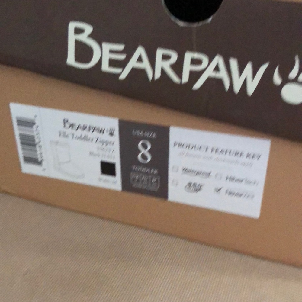 Bearpaw toddler boots size 8 with zipper on side